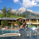 In Directly On The Slopes Apartment